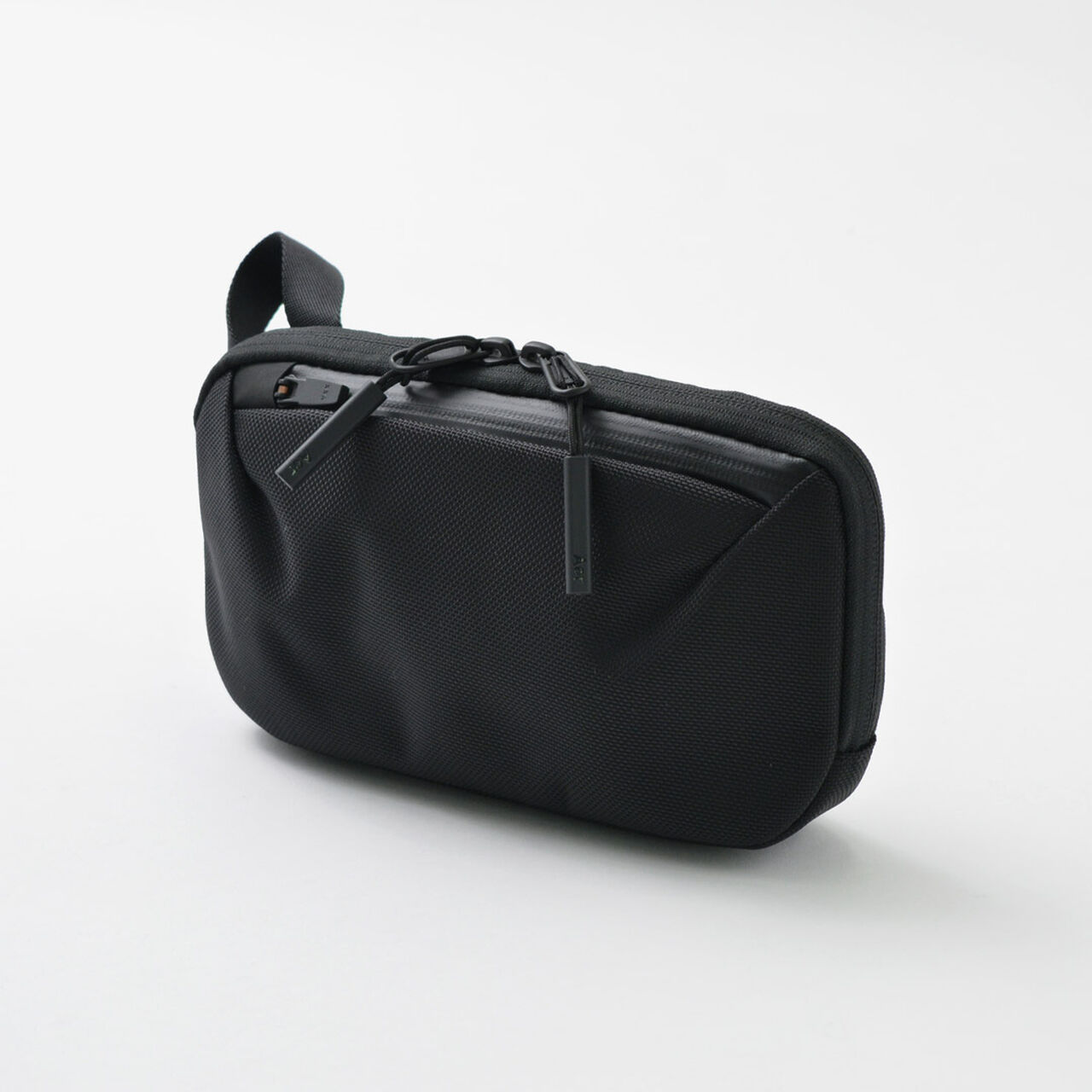 Slim pouch,Black, large image number 0