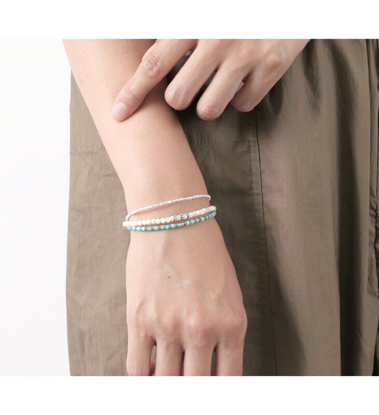 Round shell wrap bracelet with Karen silver flat bead,, large image number 7
